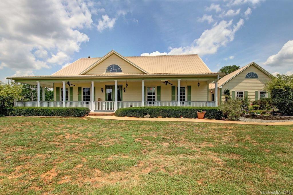 380 Hazelhurst Ln., Mooresboro, NC 28114