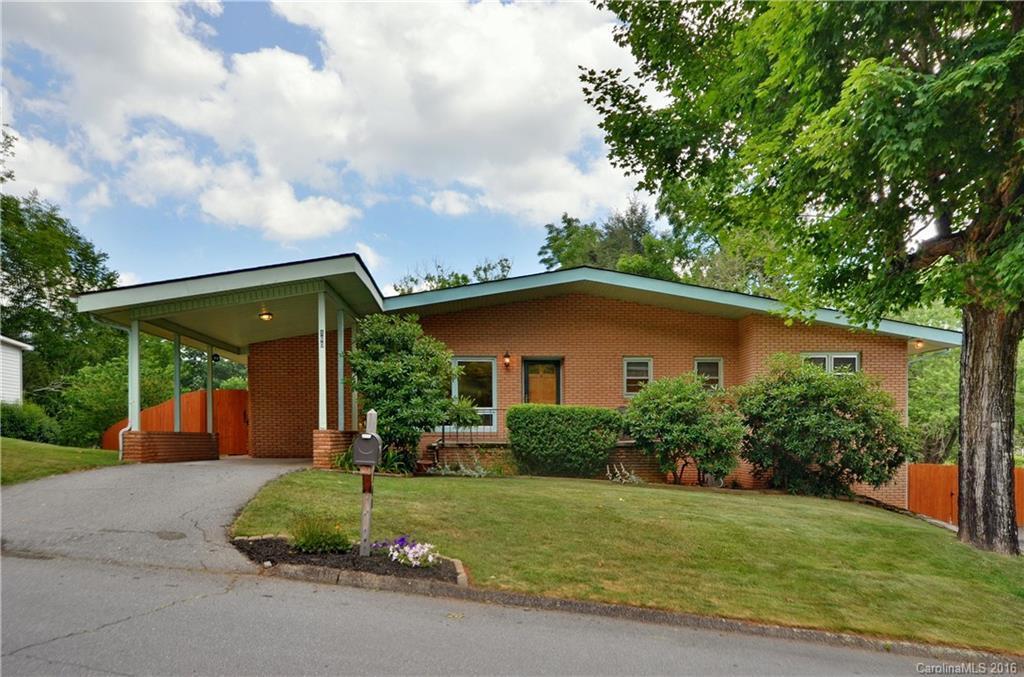 160 Leatherwood St., Waynesville, NC 28786