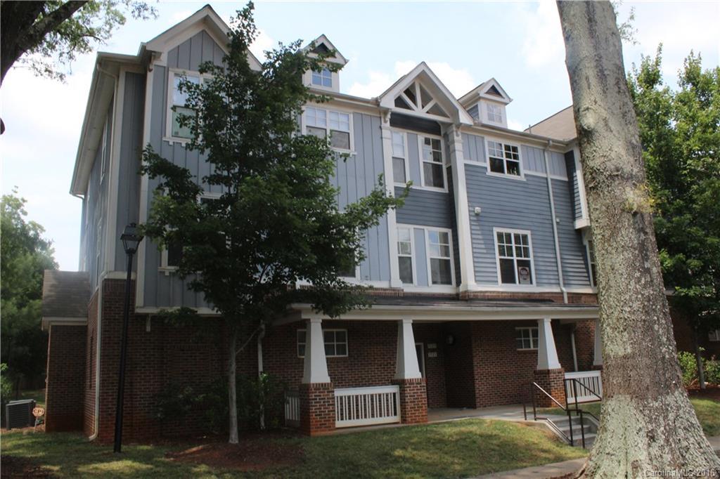 1533 Walnut View Dr., Charlotte, NC 28208