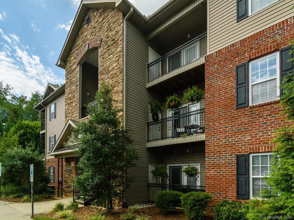 423 Appeldoorn Cir., Asheville, NC 28803