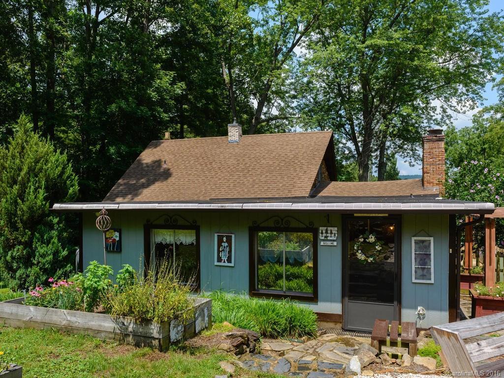 228 Ridgeway Rd., Candler, NC 28715