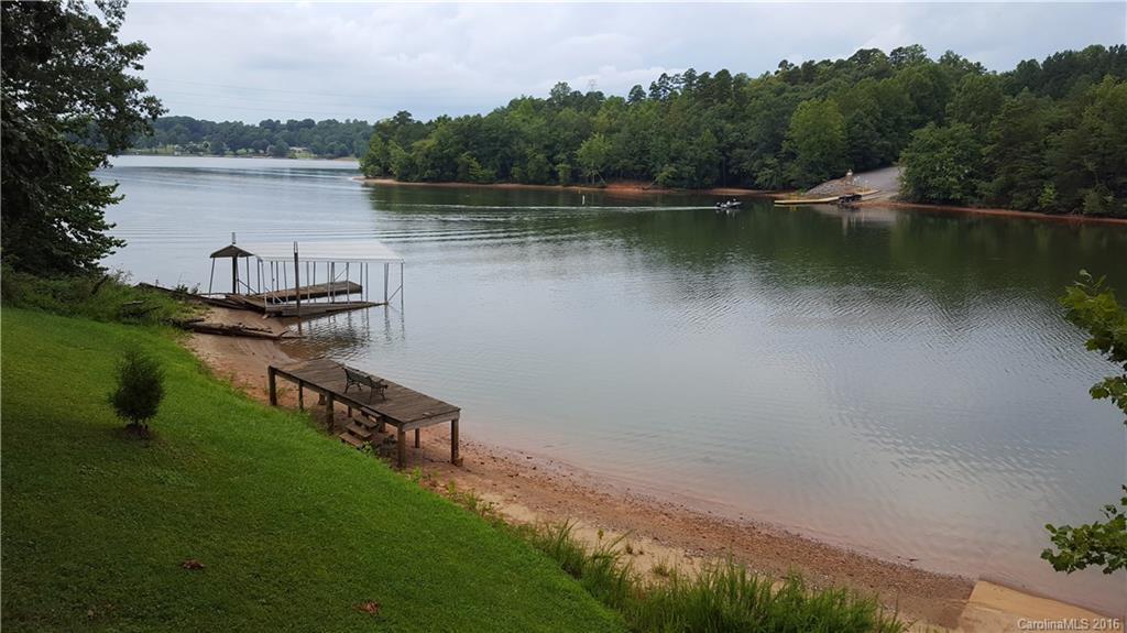 122 Rockhaven Dr., Statesville, NC 28625