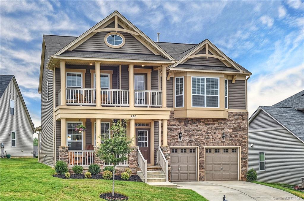 201 Silverspring Pl., Mooresville, NC 28117