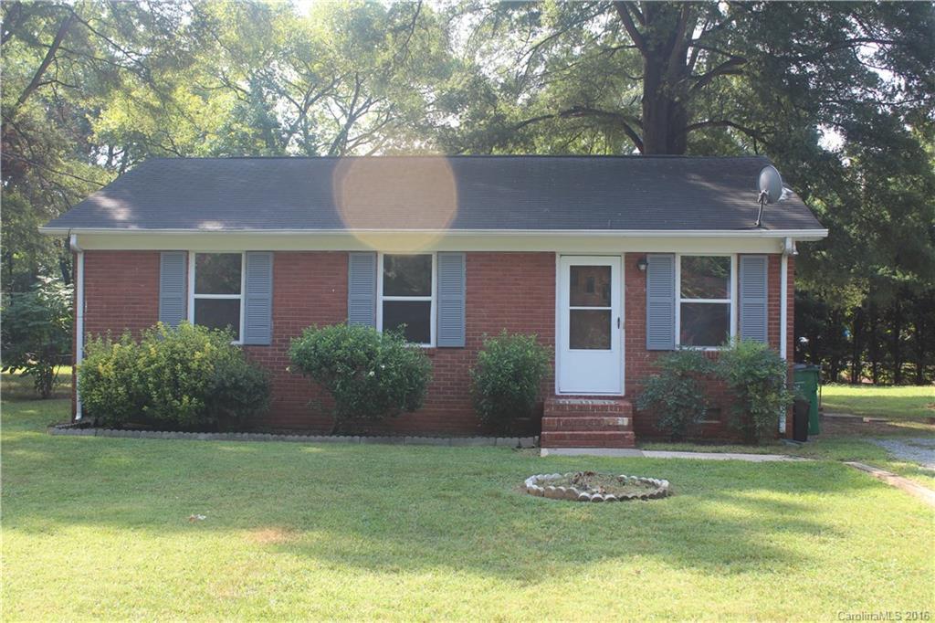 909 Lewiston Ave., Charlotte, NC 28208