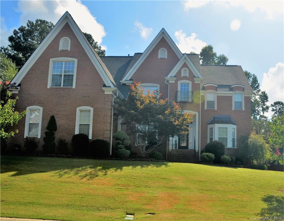 411 Castlestone Ln., Matthews, NC 28104