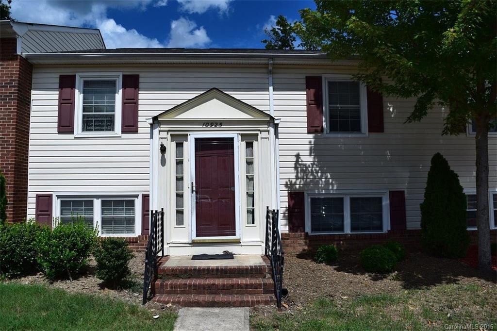 10925 Hunter Trail Ln., Charlotte, NC 28226