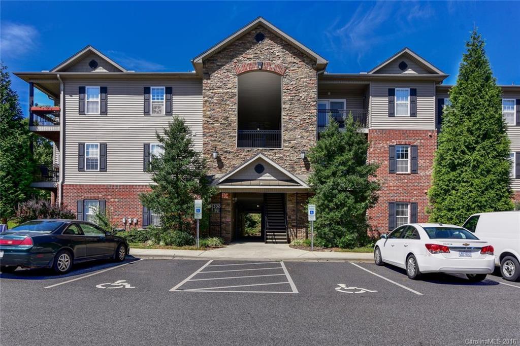 214 Appeldoorn Cir., Asheville, NC 28803