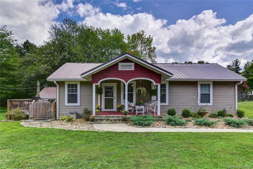 117 Brooklyn Ave., Hendersonville, NC 28792