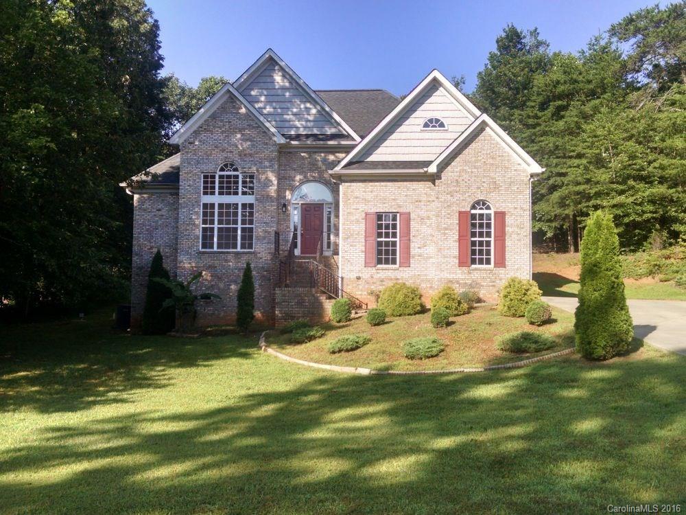 2033 Lynmore Dr., Sherrills Ford, NC 28673