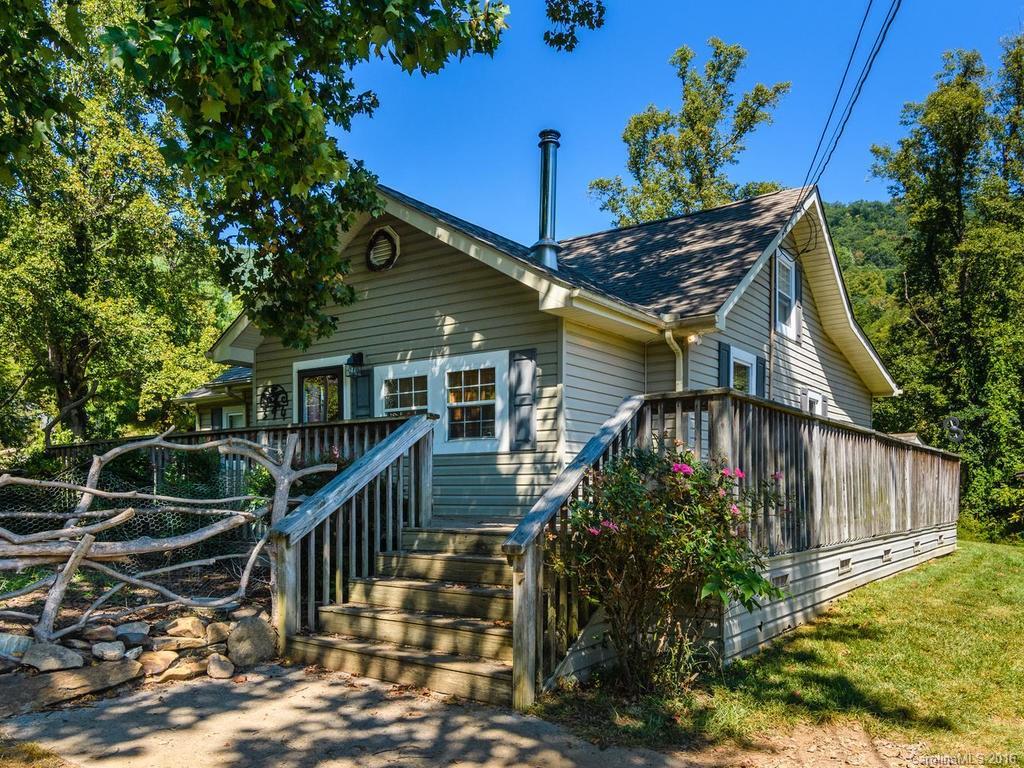 394 Curtis Creek Rd., Candler, NC 28715