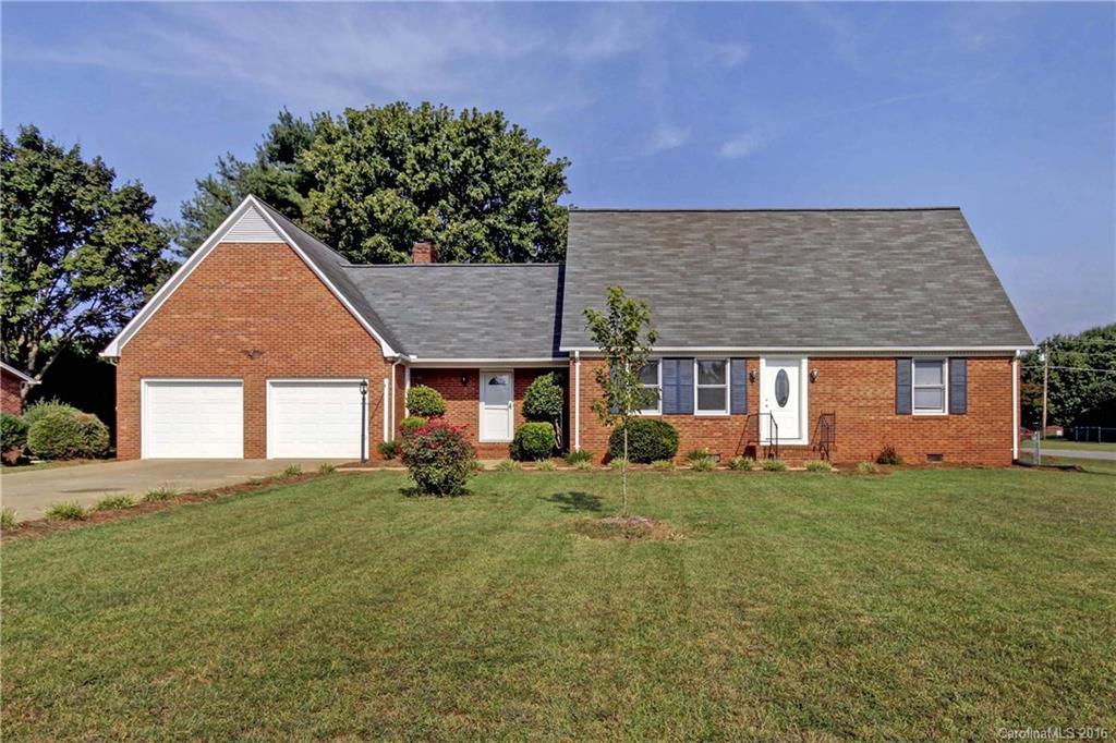 143 Dellinger Dr., Statesville, NC 28625