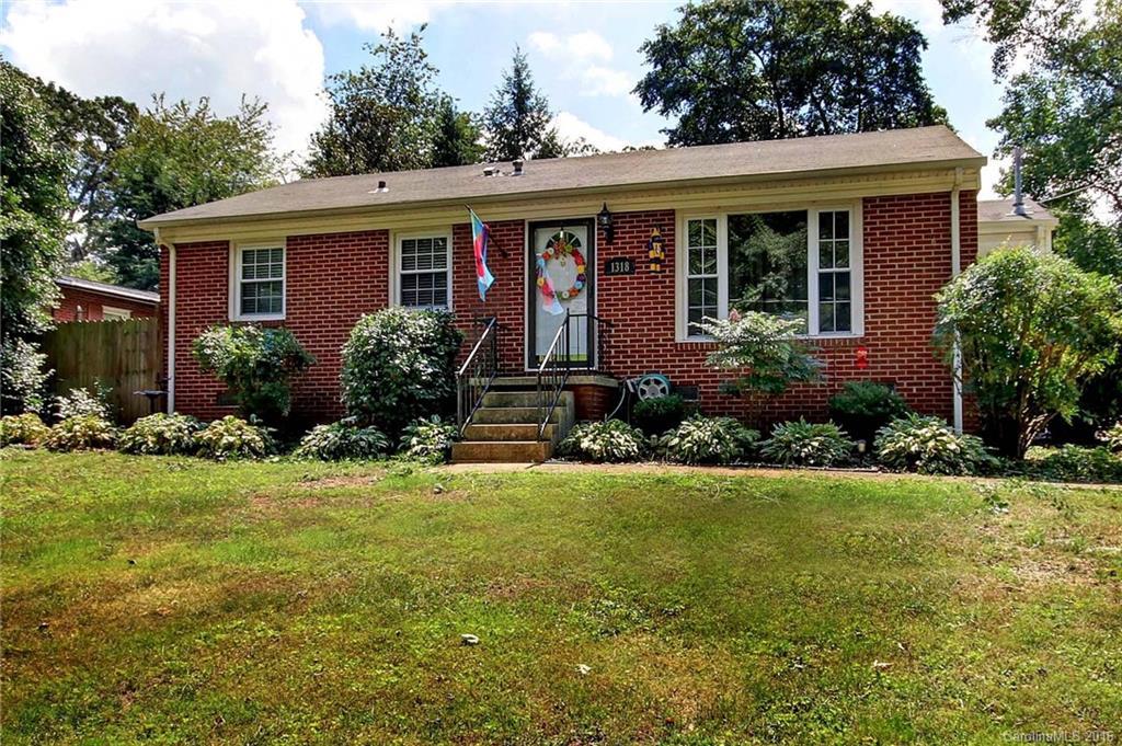 1318 Forest Park Dr., Statesville, NC 28677