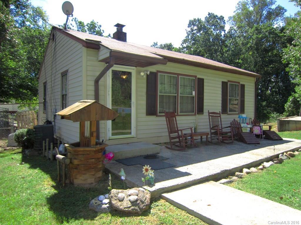 207 Starnes Cove Rd., Candler, NC 28715