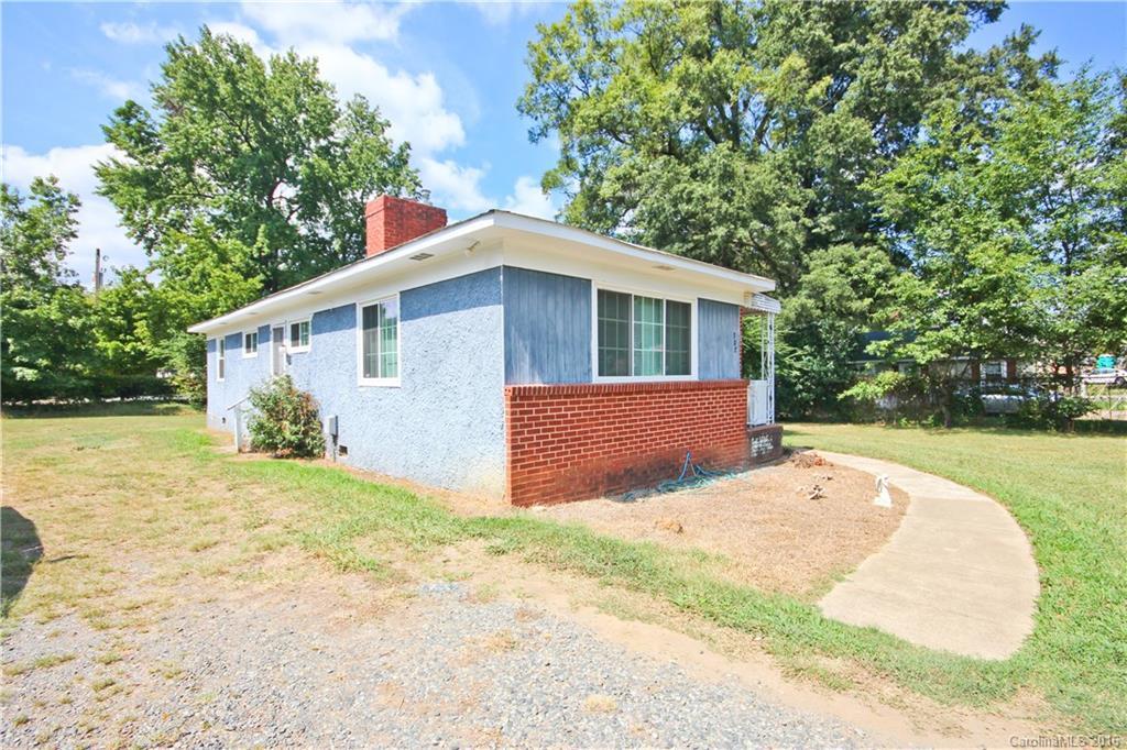 302 Todd Ln., Charlotte, NC 28208