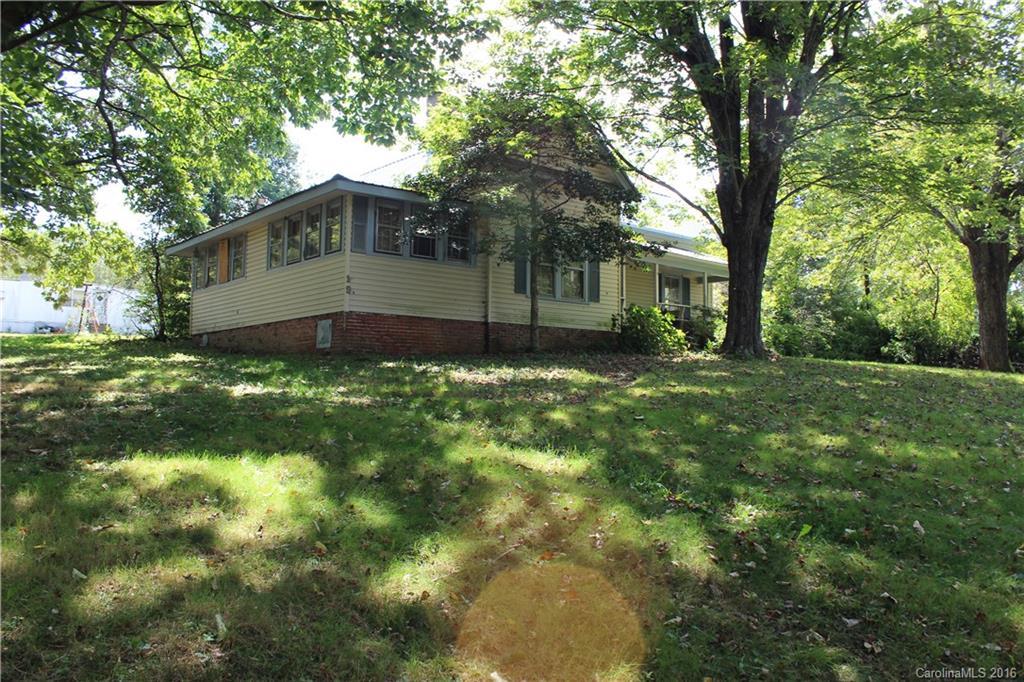 19 Old Candler Town Rd., Candler, NC 28806