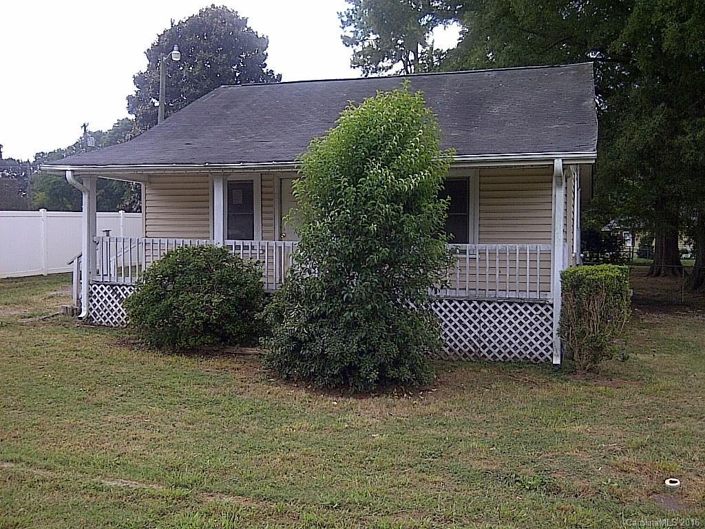 917 Noles Dr., Mount Holly, NC 28120