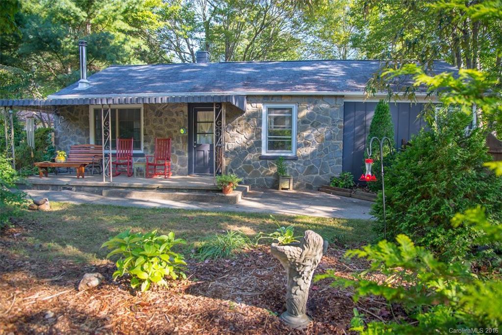 107 5th St., Black Mountain, NC 28711