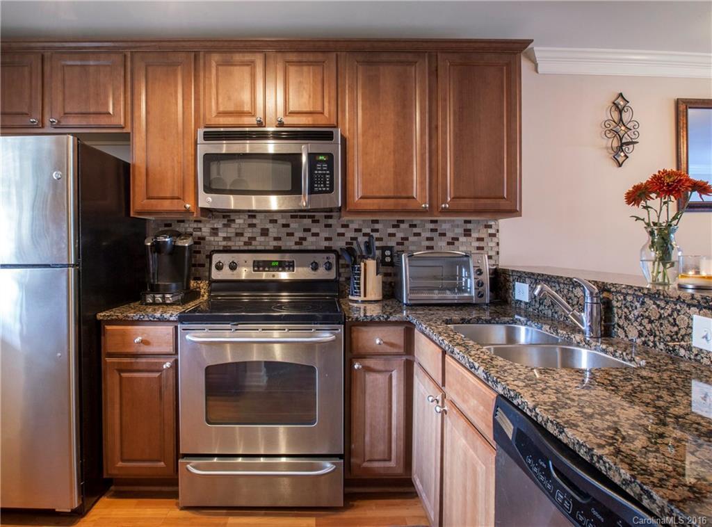 1330 Green Oaks Ln. #G, Charlotte, NC 28205