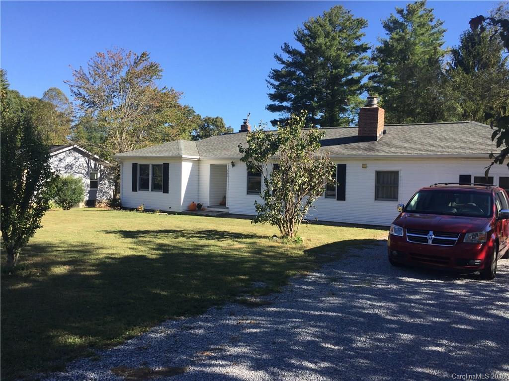 501 Wickins Dr., Hendersonville, NC 28791