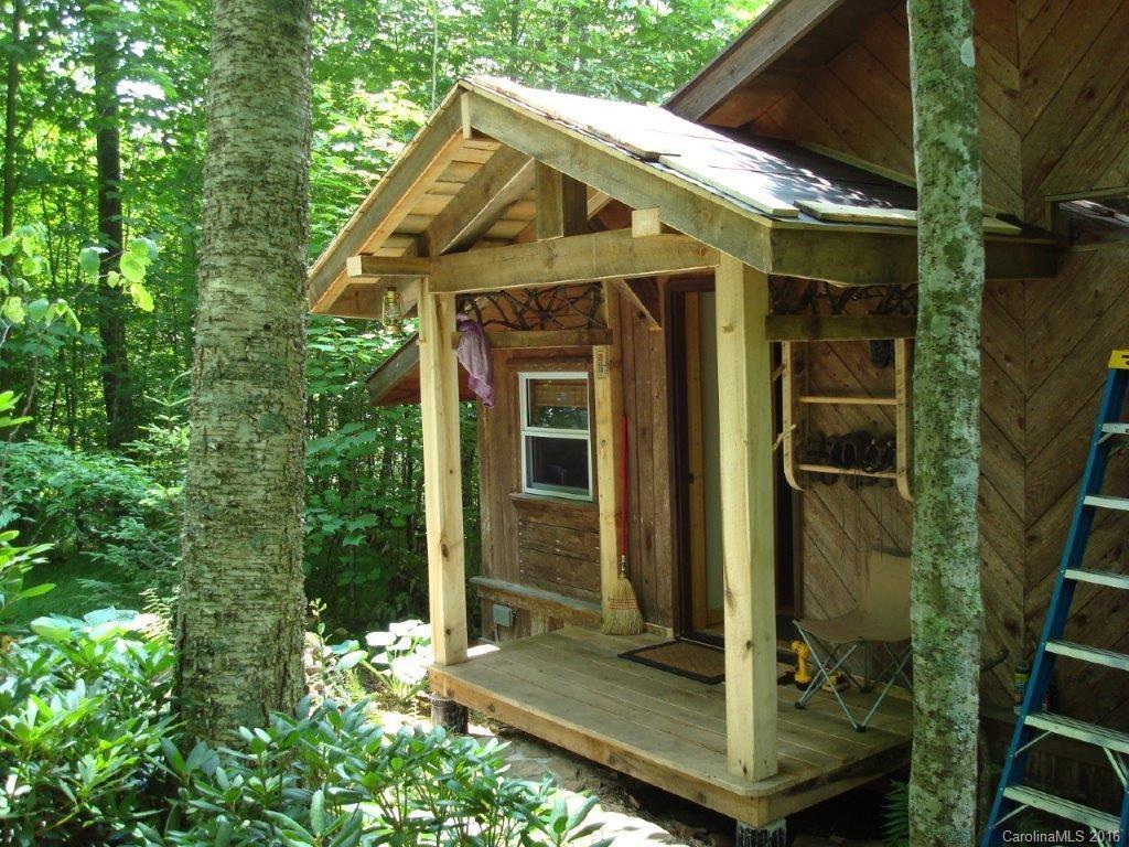 253 Herbert Rd., Bakersville, NC 28705