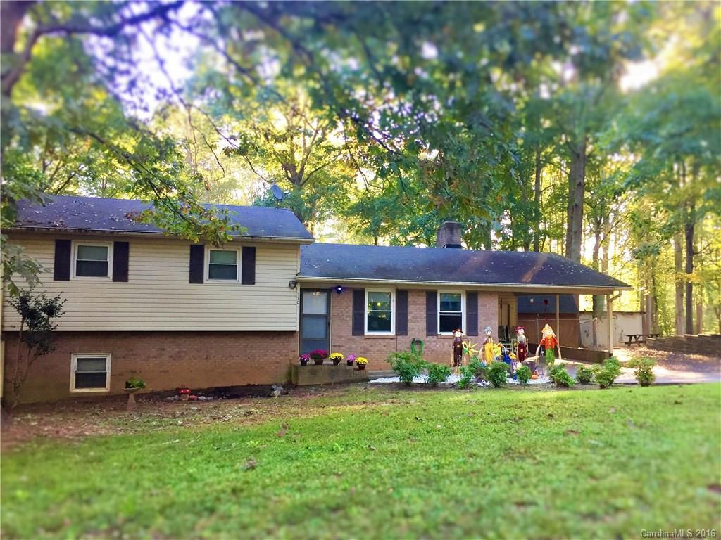 170 Woodcrest Dr., Mooresville, NC 28115
