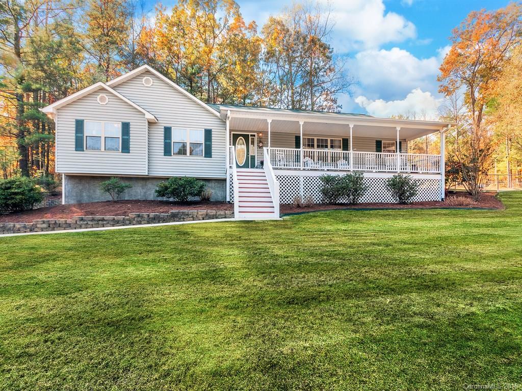 76 Old Springdale Dr., Hendersonville, NC 28791