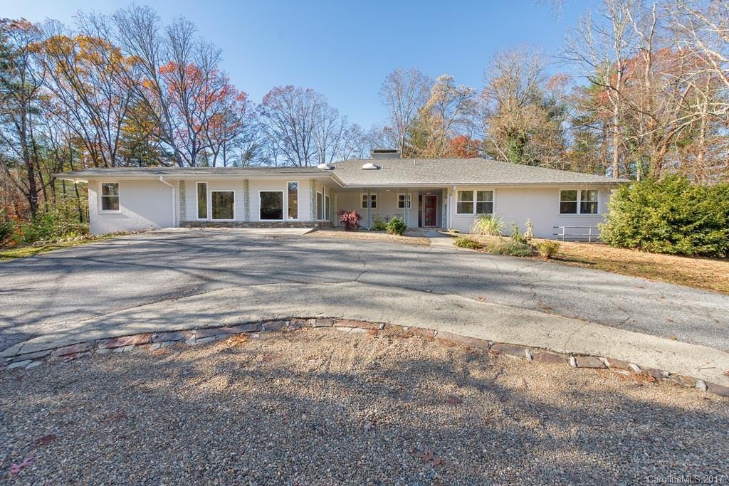 208 Hysong Ln., Hendersonville, NC 28791