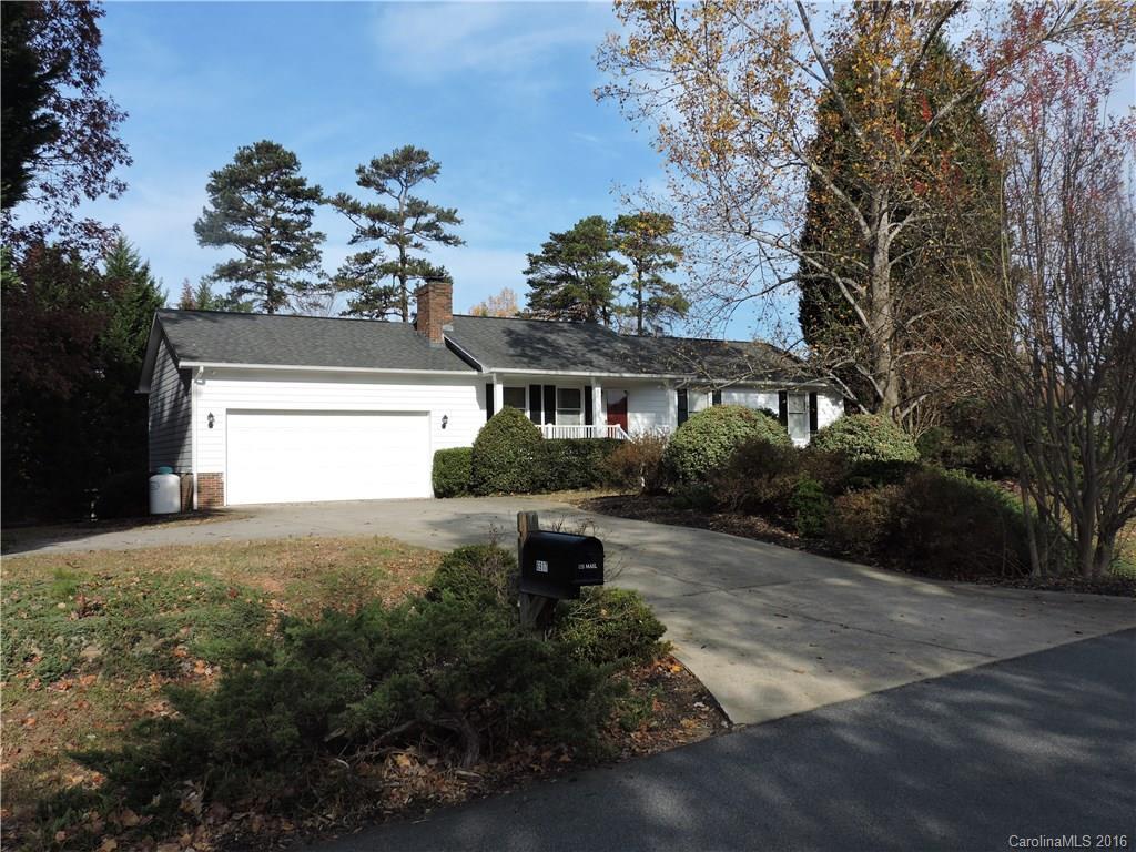 6917 Forest Manor Dr., Denver, NC 28037