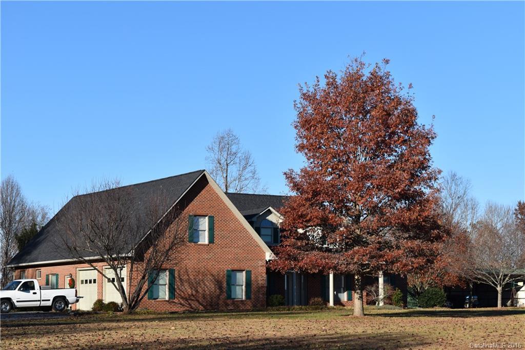 120 Leatherwood Dr., Statesville, NC 28625