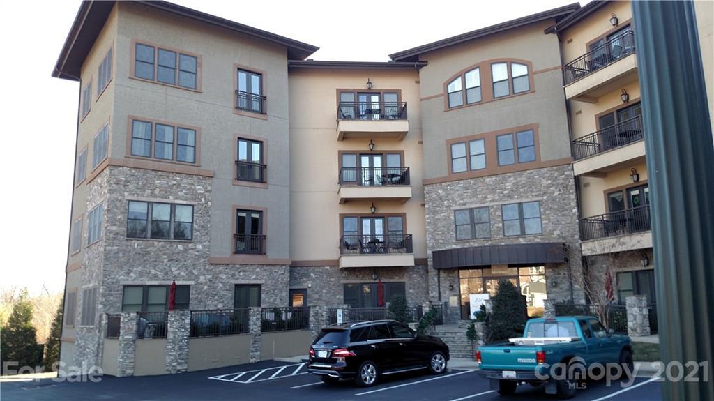 350 E Allen St. #401, Hendersonville, NC 28792