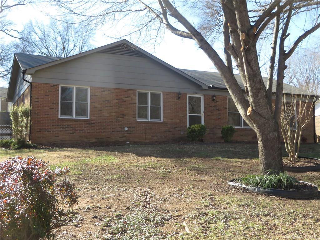 7501 Farm Gate Dr., Charlotte, NC 28215