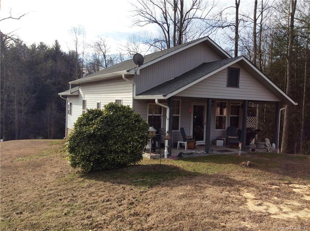 322 Oleta Rd., Hendersonville, NC 28792