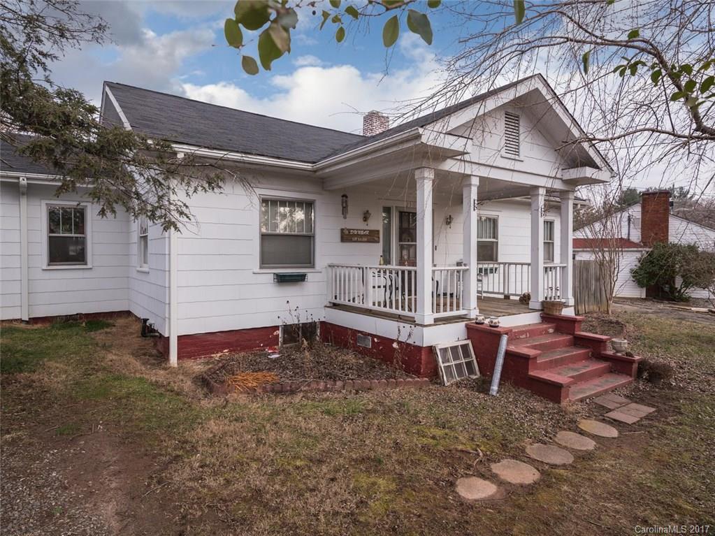 230 Governors View Rd., Asheville, NC 28805