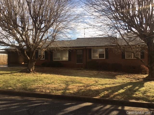 906 Thomas St., Statesville, NC 28677