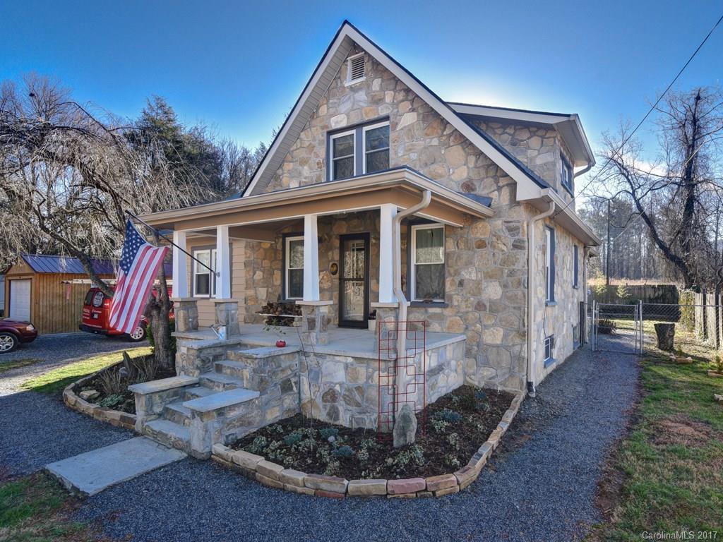 34 Old White St., Hendersonville, NC 28791