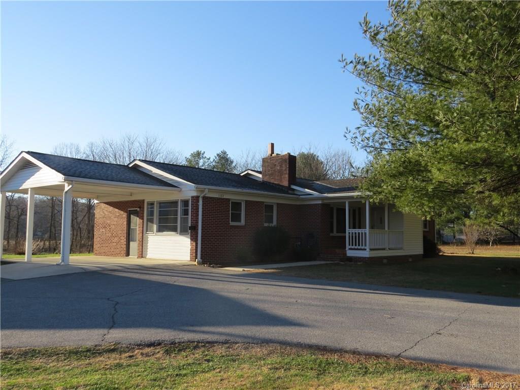 1127 Shepherd St., Hendersonville, NC 28792