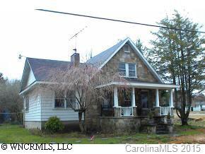34 Old White St, Mountain Home, NC 28758