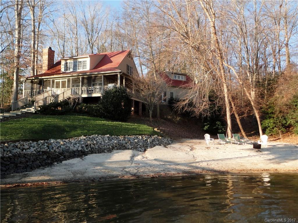 8687 Casa Del Rio Dr., Sherrills Ford, NC 28673