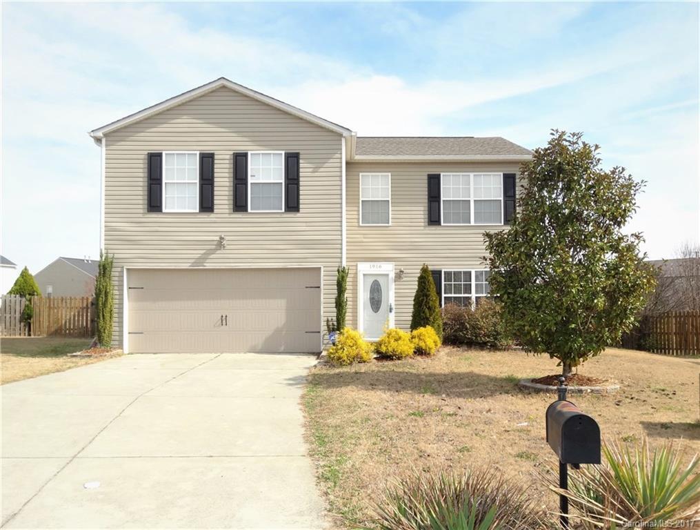 1916 Slumber Oaks Ct., Huntersville, NC 28078