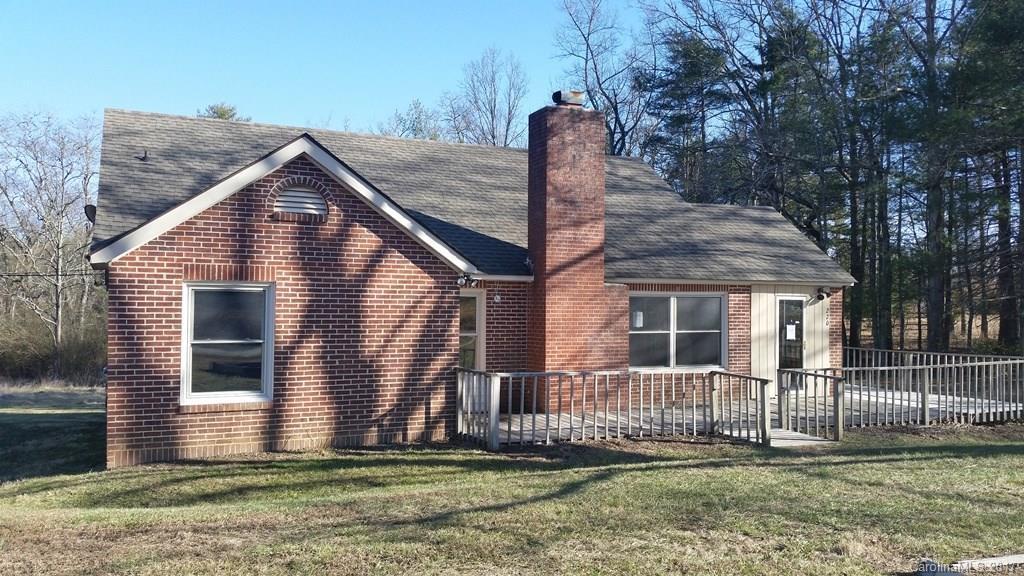 220 Laycock Rd., Hendersonville, NC 28792