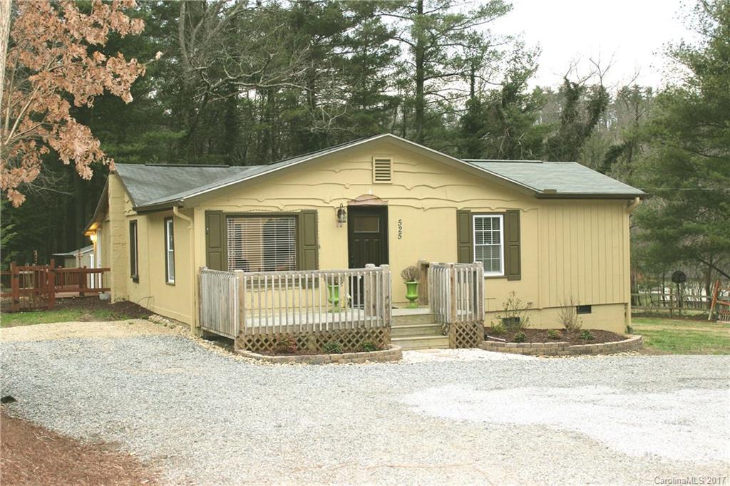 525 Stoney Mountain Rd., Hendersonville, NC 28791