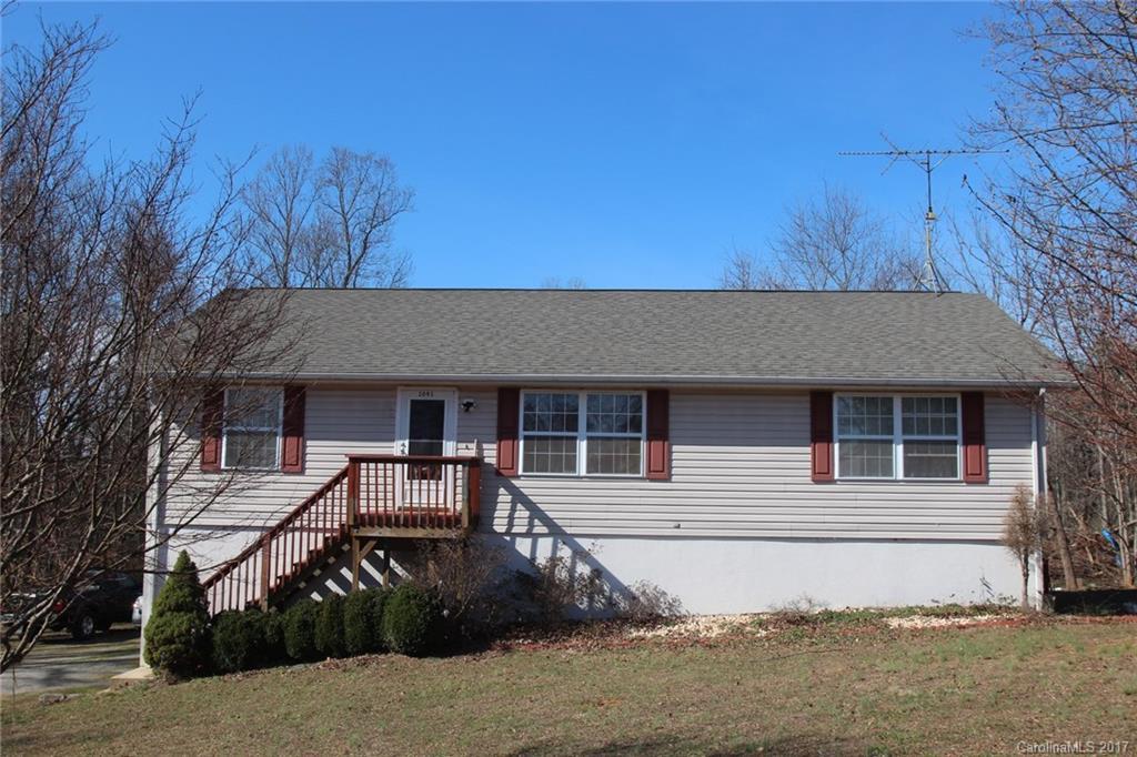 2095 Moss Farm Rd., Hickory, NC 28602