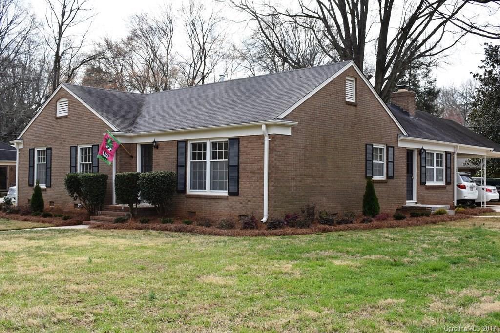 1443 Redcoat Dr., Charlotte, NC 28211