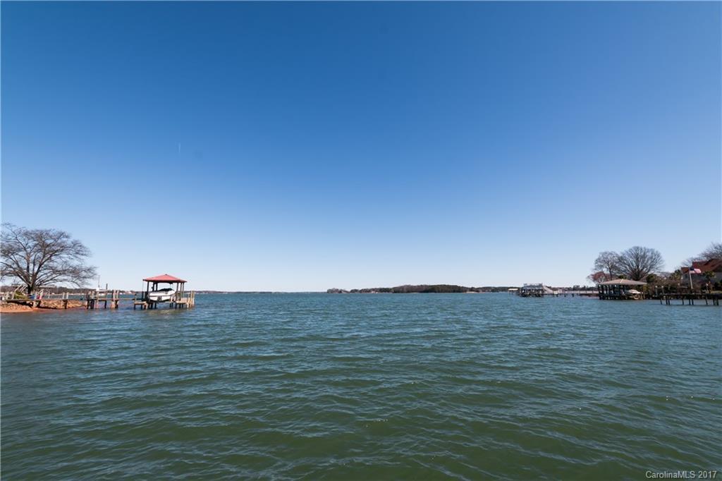 8171 Brightwater Ln., Denver, NC 28037