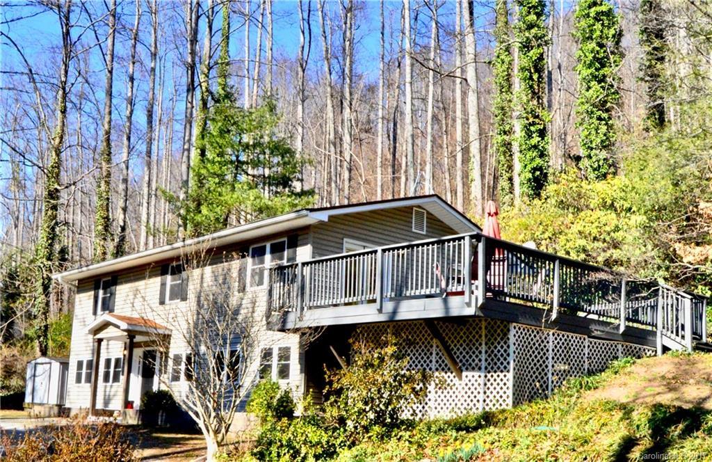 670 Salisbury Rd., Hendersonville, NC 28792