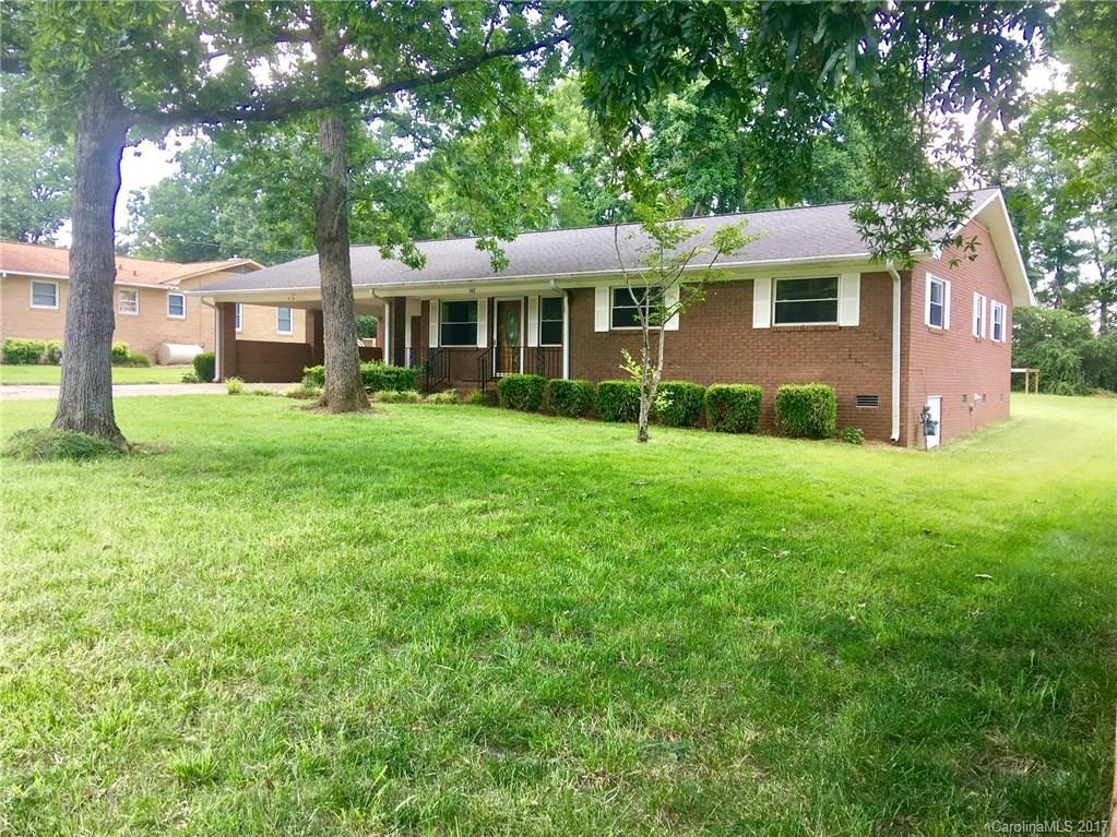 142 Greenview Dr., Kannapolis, NC 28081