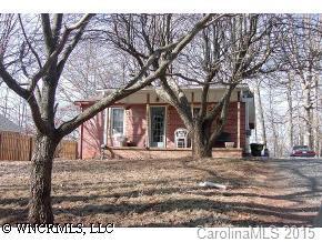 393 Riverview Dr., Asheville, NC 28806