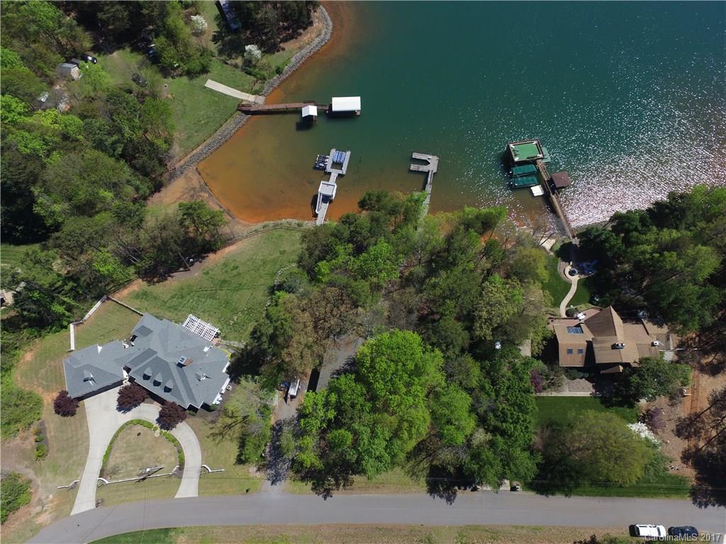 205 Sunstede Dr., Mooresville, NC 28117