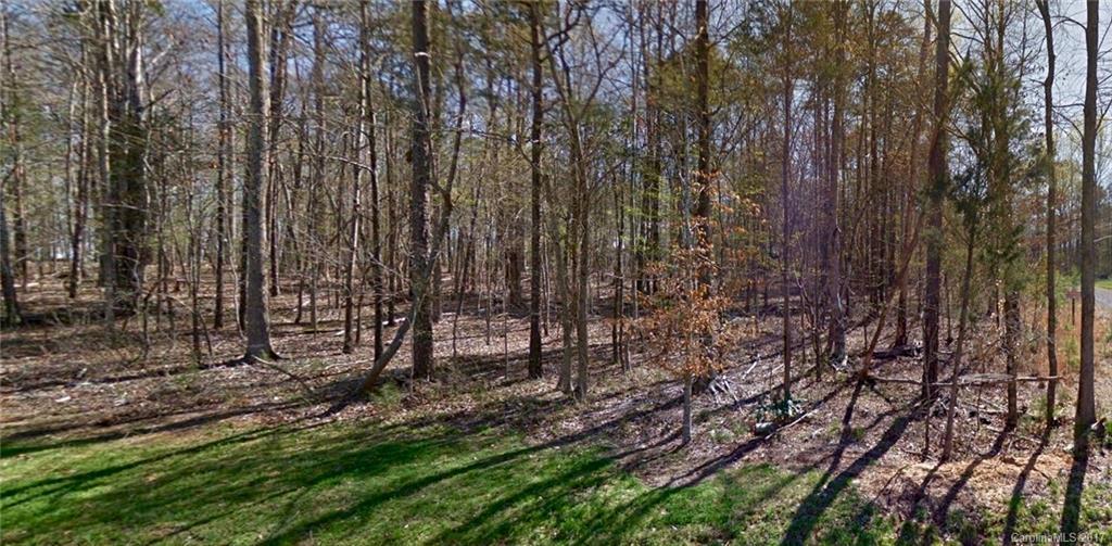 629 Lochaven Rd., Waxhaw, NC 28173