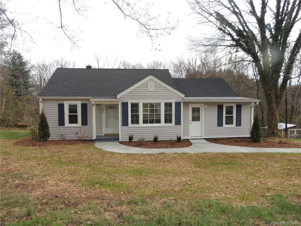 926 Judsen Ln., Hendersonville, NC 28739